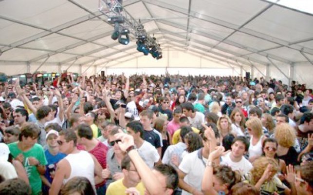 Traficant de ecstasy, tâlhărit în Mamaia: hoţii s-au dat drept poliţişti - update